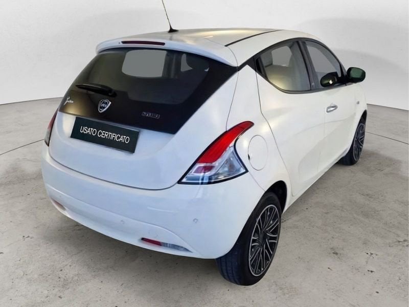 Lancia Ypsilon  1.0 FireFly 70 CV Hybrid Ecochic Gold S&S