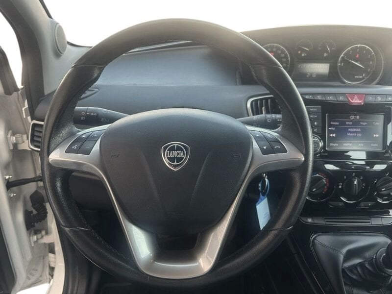 Lancia Ypsilon  1.0 FireFly 70 CV Hybrid Ecochic Gold S&S