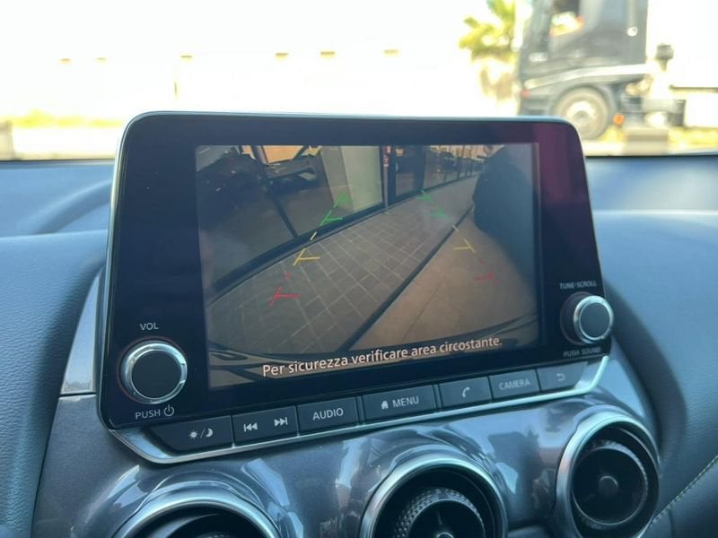 Nissan Juke  1.0 DIG-T 114 CV N-Connecta