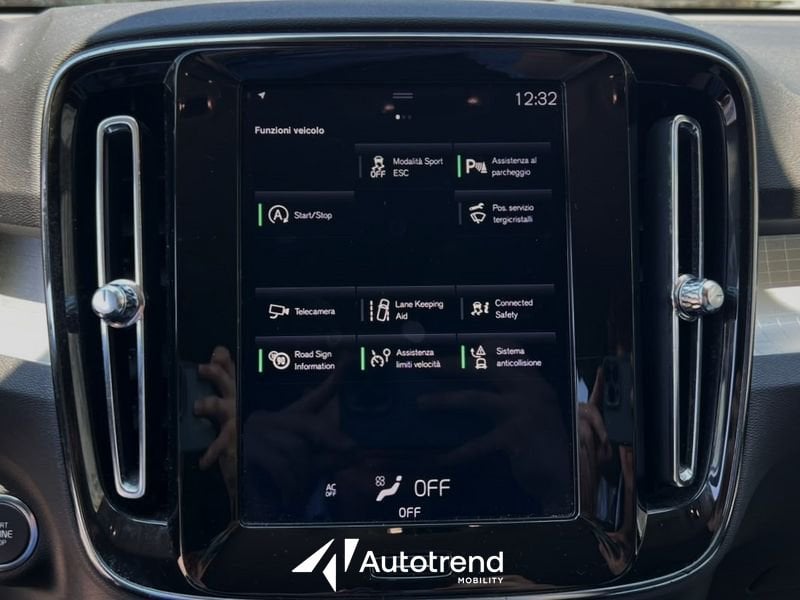 Volvo XC40  D3 150 CV AWD Automatica NAVI LED Business Plus