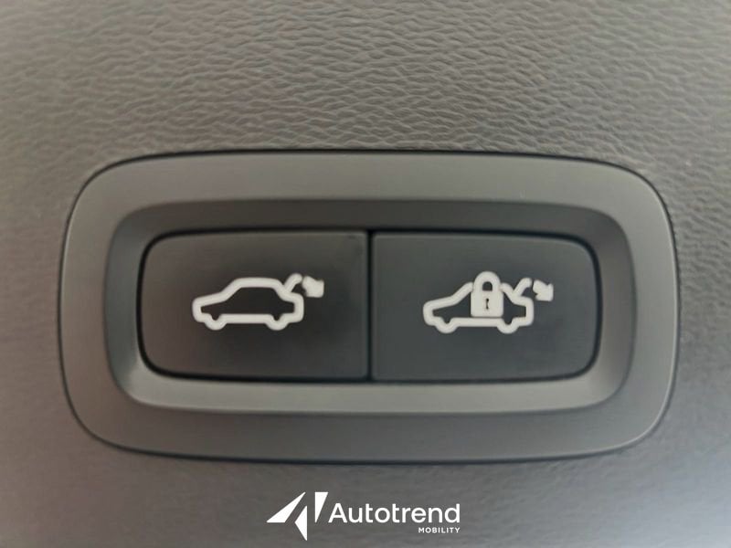 Volvo XC40  D3 150 CV AWD Automatica NAVI LED Inscription N1 Autocarro