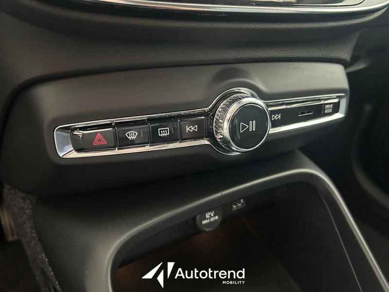 Volvo XC40  D3 150 CV AWD Automatica NAVI LED Inscription N1 Autocarro