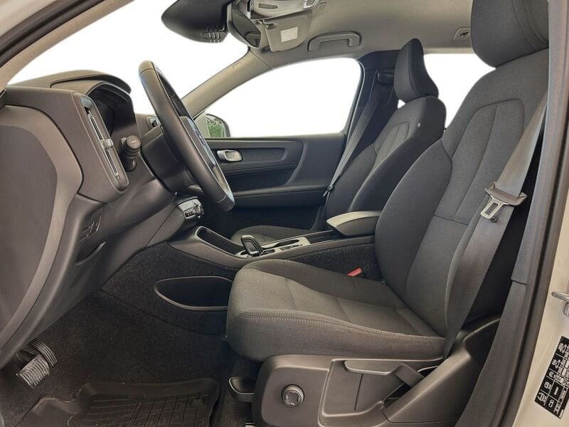 Volvo XC40  T2 129 CV Automatico Momentum Core