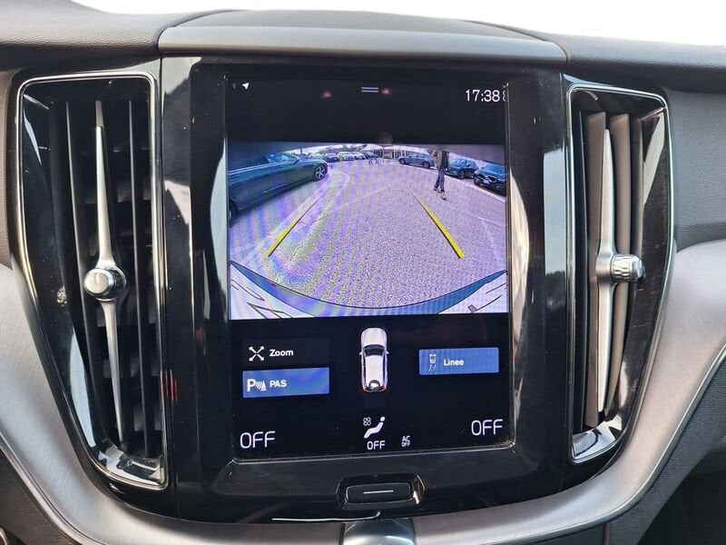 Volvo XC60  B4 197+14 CV AWD Automatica NAVI LED Momentum Pro