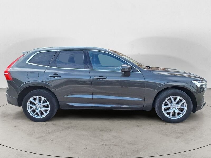 Volvo XC60  B4 197+14 CV AWD Automatica NAVI LED Momentum Pro