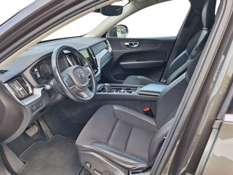 Volvo XC60  B4 197+14 CV AWD Automatica NAVI LED Momentum Pro