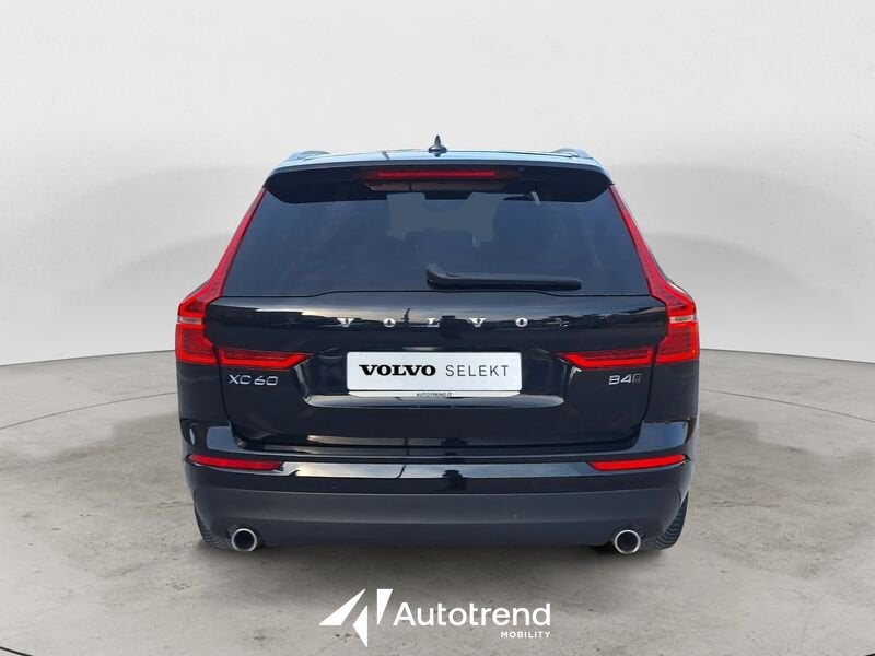 Volvo XC60  B4 197+14 CV AWD Mild Hybrid Diesel Automatico Momentum Pro