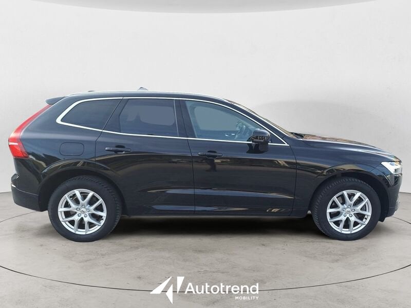 Volvo XC60  B4 197+14 CV AWD Mild Hybrid Diesel Automatico Momentum Pro