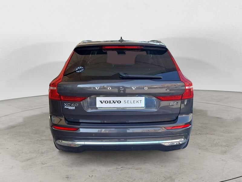 Volvo XC60  B4 197+14 CV AWD Mild Hybrid Diesel Automatico Plus Bright N1 Autocarro