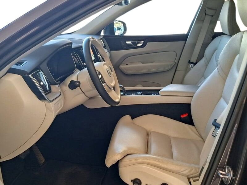 Volvo XC60  B4 197+14 CV AWD Mild Hybrid Diesel Automatico Plus Bright N1 Autocarro