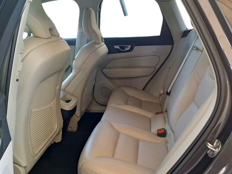 Volvo XC60  B4 197+14 CV AWD Mild Hybrid Diesel Automatico Plus Bright N1 Autocarro