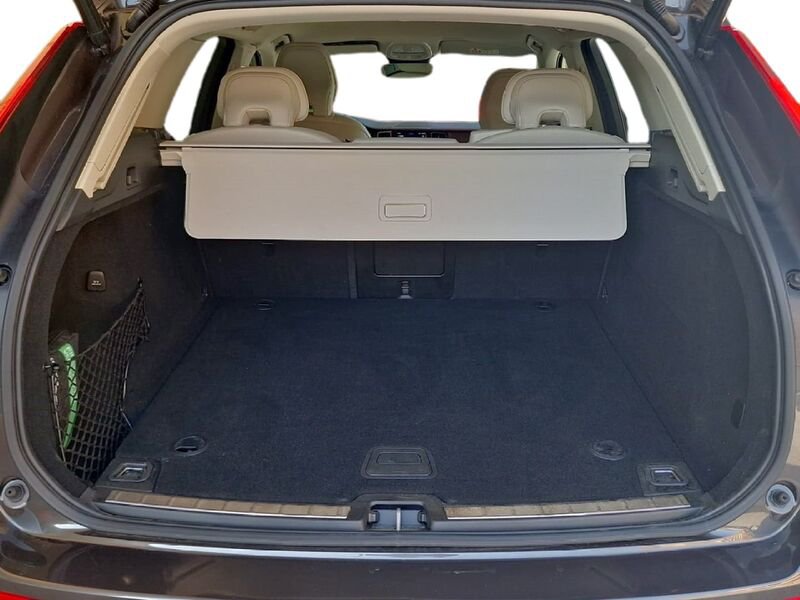 Volvo XC60  B4 197+14 CV AWD Mild Hybrid Diesel Automatico Plus Bright N1 Autocarro