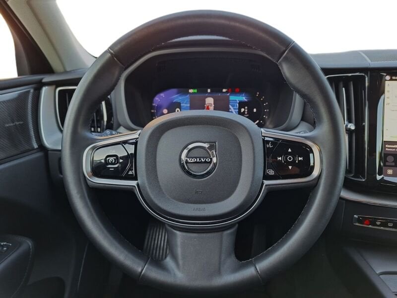 Volvo XC60  B4 197+14 CV Mild Hybrid Diesel Automatico Plus Dark N1 Autocarro