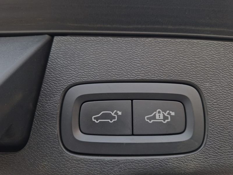 Volvo XC60  B5 235+14 CV AWD Mild-Hybrid Diesel Automatico Inscription