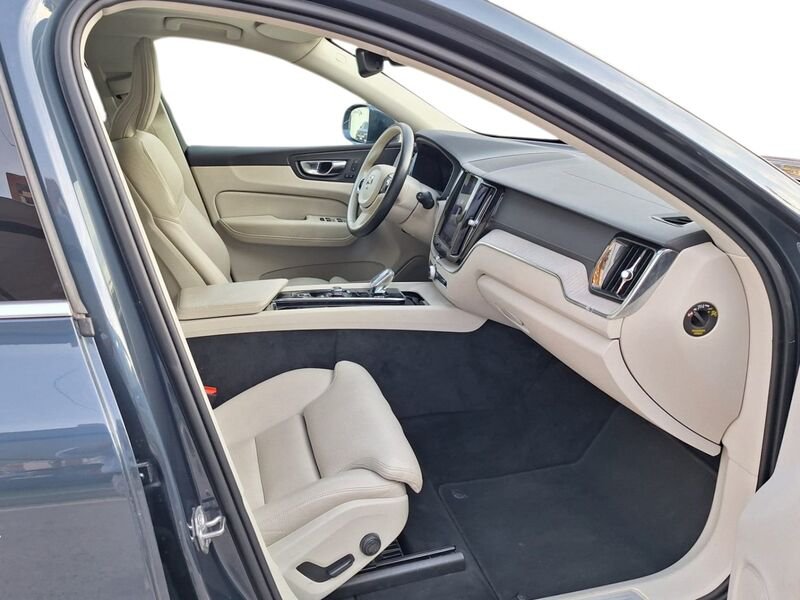 Volvo XC60  B5 235+14 CV AWD Mild-Hybrid Diesel Automatico Inscription