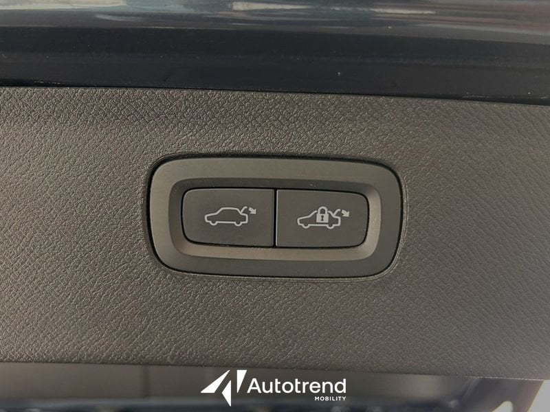 Volvo XC90  B5 235+14 CV AWD Mild Hybrid Diesl Automatico 7 Posti Plus Bright