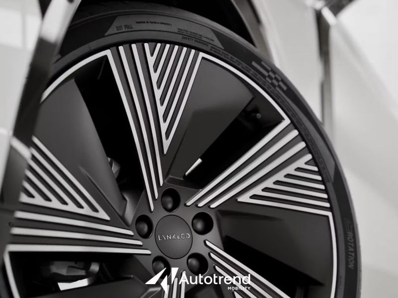 Lynk & Co 08  1.5 Plug-In 349 CV Automatica NAVI TETTO LED More