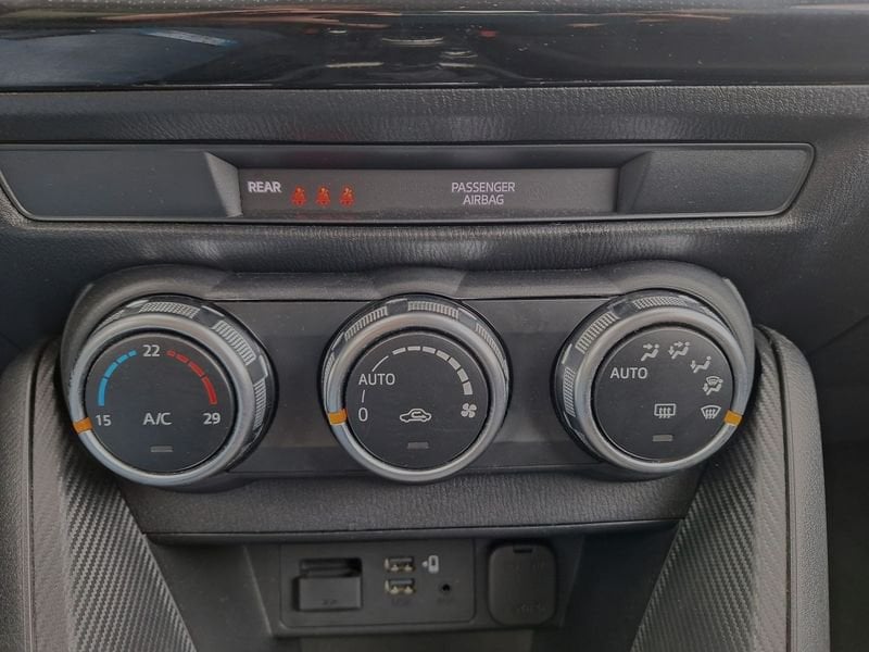 Mazda   1.5 Skyactiv-G 75 CV LED Homura