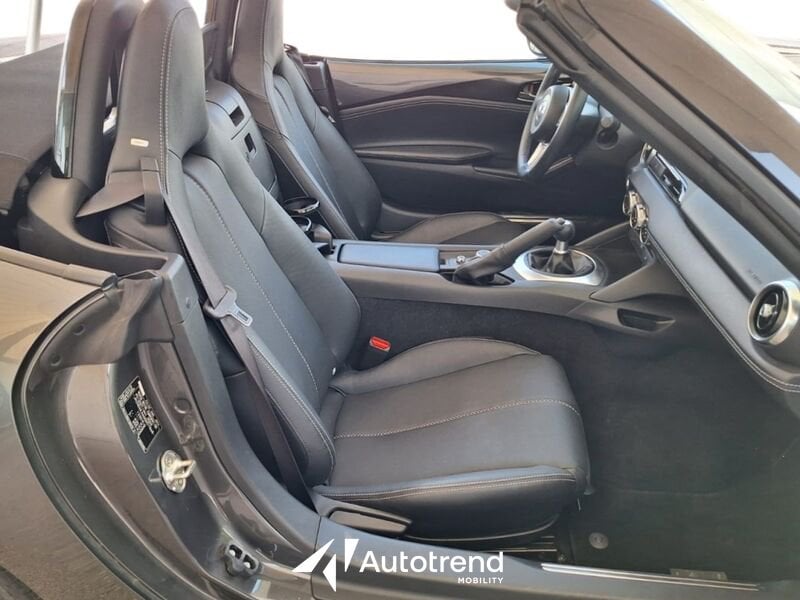 Mazda MX-5  1.5L Skyactiv-G 132 CV Soft Top Roadster Exclusive-Line