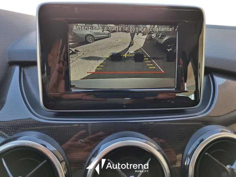 Mercedes-Benz   180 CDI 109 CV NAVI Premium