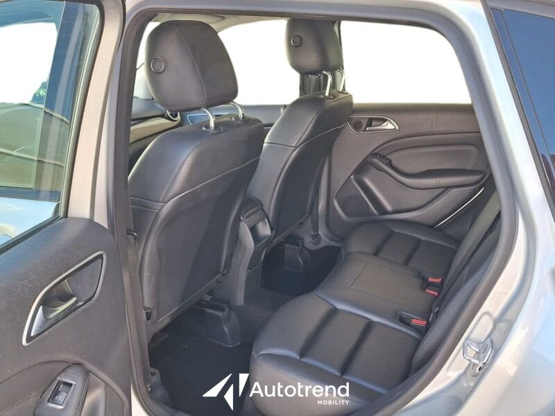 Mercedes-Benz   180 CDI 109 CV NAVI Premium