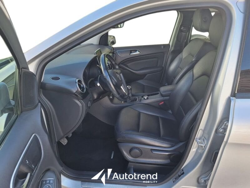 Mercedes-Benz   180 CDI 109 CV NAVI Premium