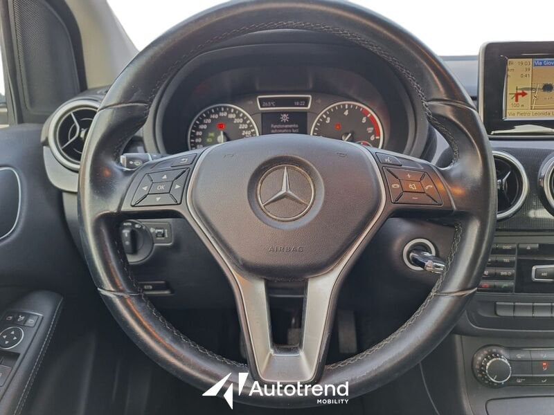 Mercedes-Benz   180 CDI 109 CV NAVI Premium