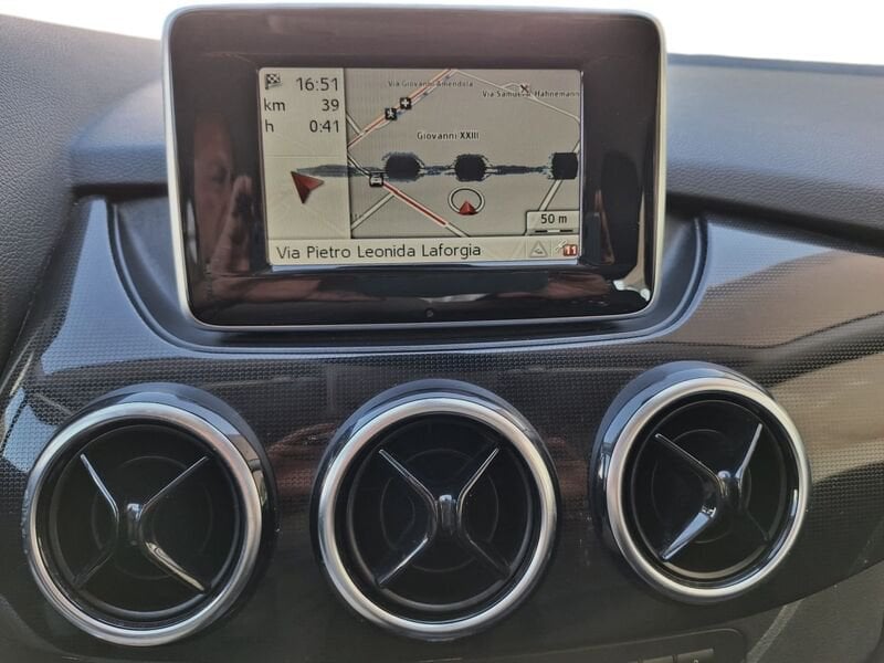 Mercedes-Benz   180 CDI 109 CV NAVI Premium