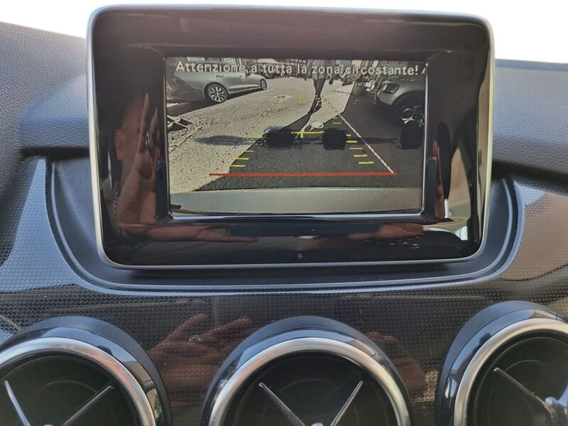 Mercedes-Benz   180 CDI 109 CV NAVI Premium