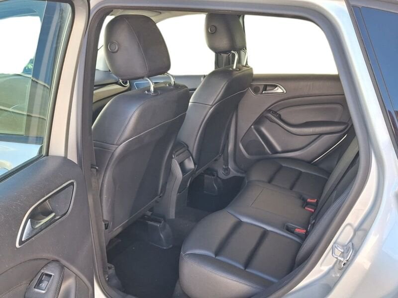 Mercedes-Benz   180 CDI 109 CV NAVI Premium