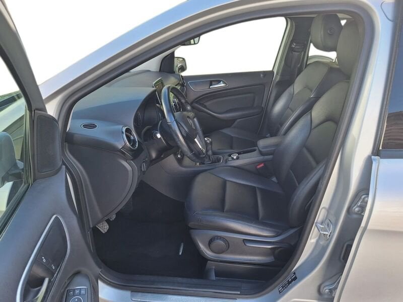 Mercedes-Benz   180 CDI 109 CV NAVI Premium