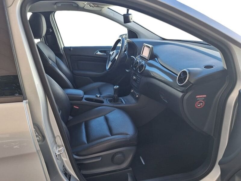 Mercedes-Benz   180 CDI 109 CV NAVI Premium