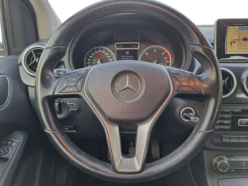 Mercedes-Benz   180 CDI 109 CV NAVI Premium