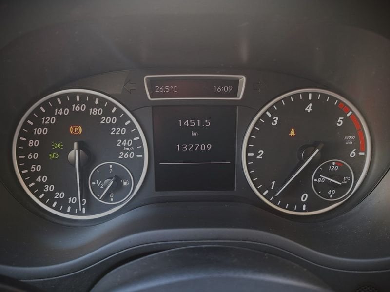 Mercedes-Benz   180 CDI 109 CV NAVI Premium