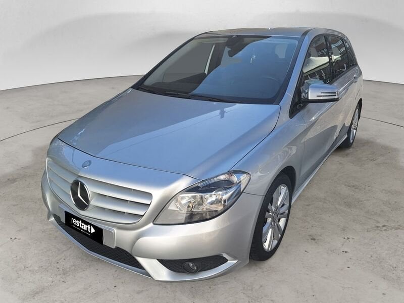 Mercedes-Benz   180 CDI 109 CV NAVI Premium