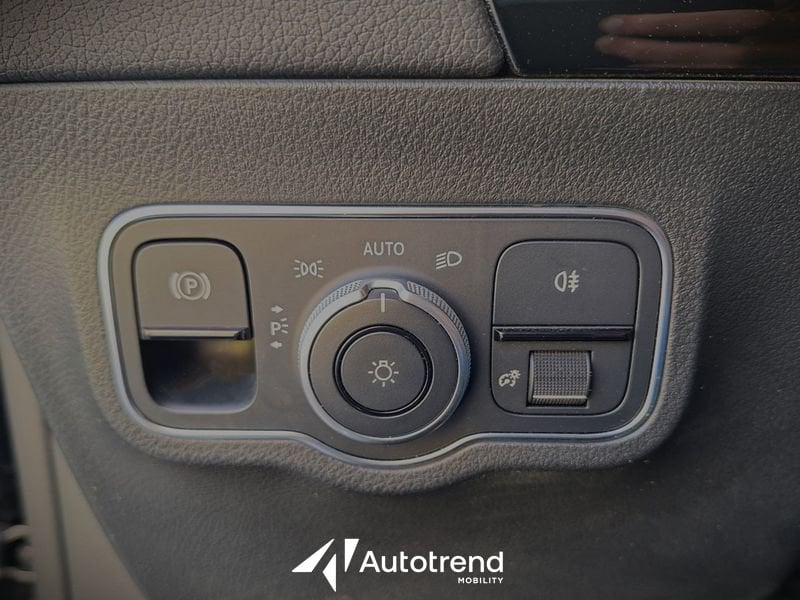 Mercedes-Benz   180d 116 CV NAVI LED Business Extra