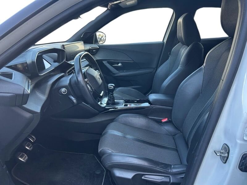 Peugeot 2008  PureTech 130 CV GT Line NAVI LED S&S