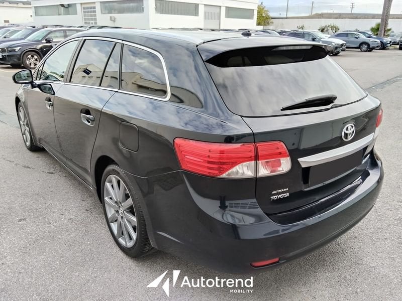 Toyota Avensis  2.2 D-CAT 150 CV Automatica Lounge in Conto Vendita