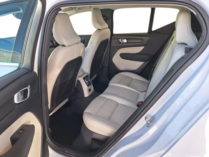 Volvo   T4 129+14 CV Recharge Plug-In Hybrid Inscription