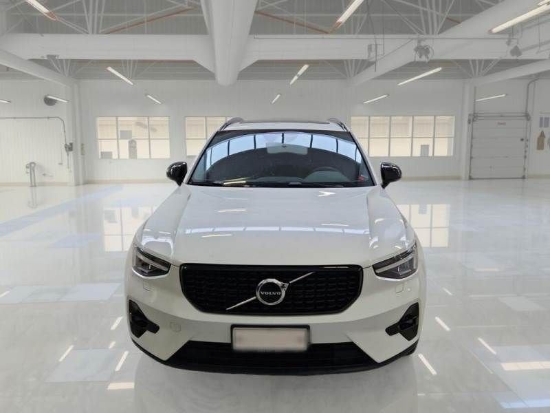 Volvo   T4 129+82 CV Plug-In Hybrid Automatica Recharge Ultimate Dark N1 Autocarro