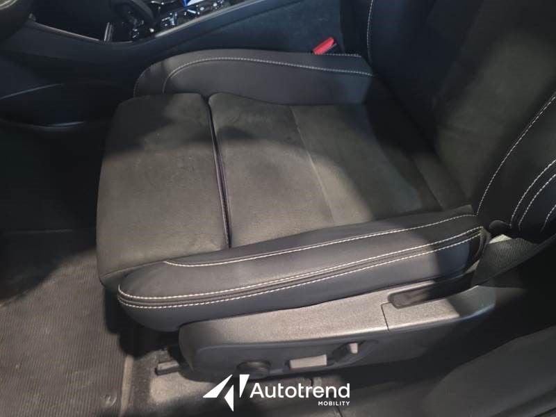 Volvo   T4 129+82 CV Plug-In Hybrid Automatica Recharge Ultimate Dark N1 Autocarro