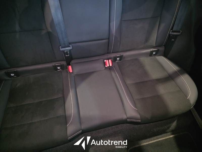 Volvo   T4 129+82 CV Plug-In Hybrid Automatica Recharge Ultimate Dark N1 Autocarro