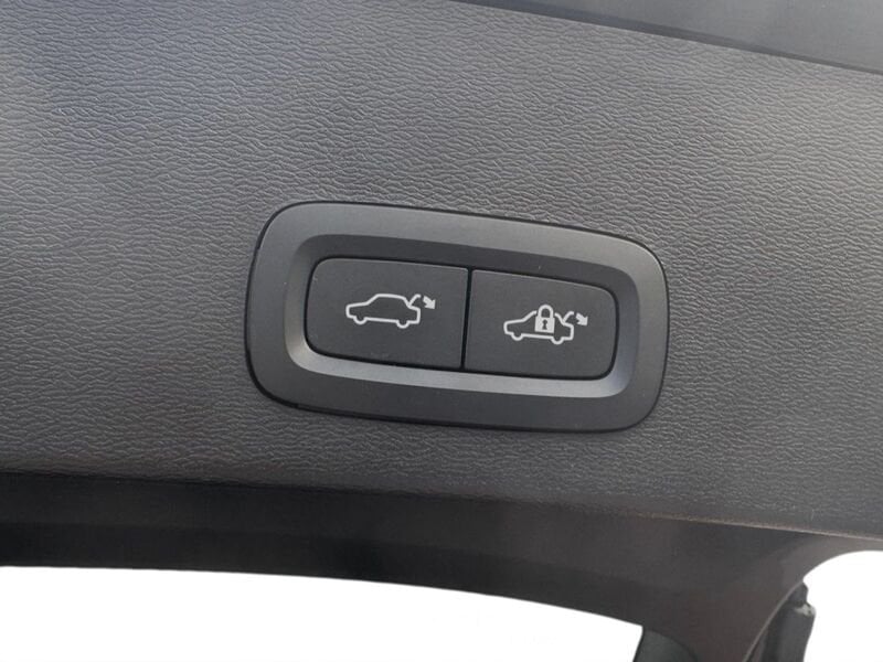 Volvo   T4 129+82 CV Plug-In Hybrid Recharge Plus Dark