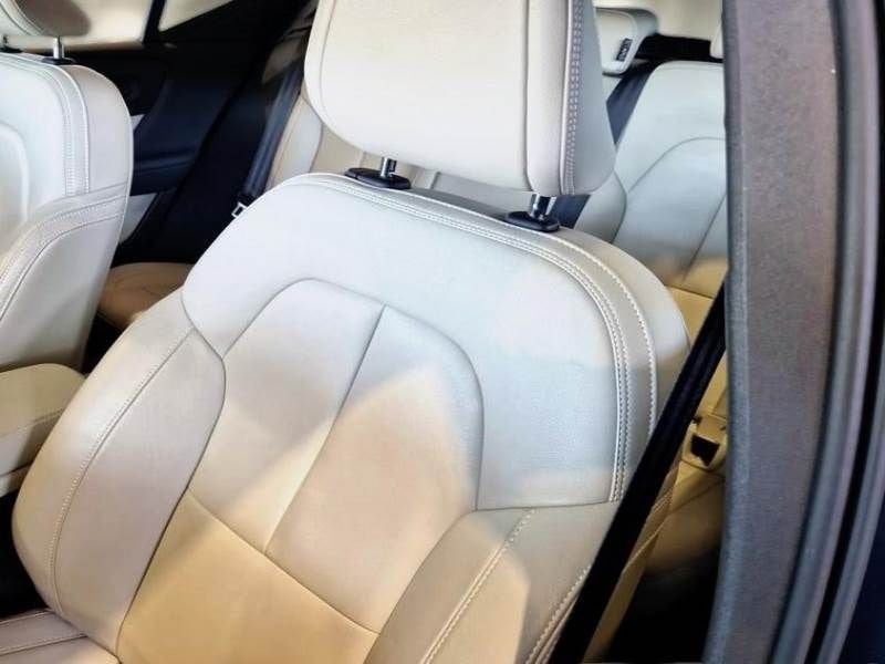 Volvo   T4 129+82 CV Recharge Plug-in Hybrid Inscription
