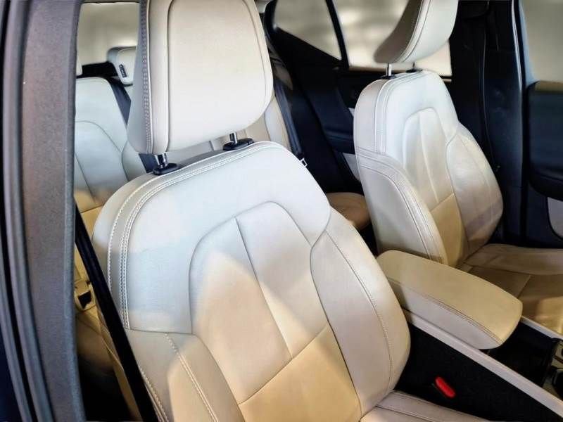 Volvo   T4 129+82 CV Recharge Plug-in Hybrid Inscription
