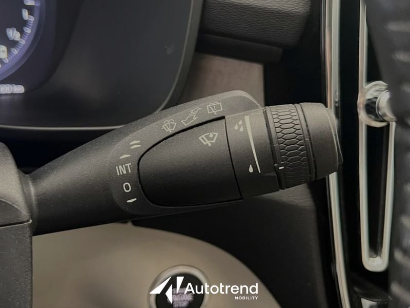 Volvo   T5 180+82 CV Recharge Plug-In Hybrid Inscription