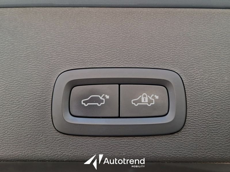 Volvo   T5 180+82 CV Twin Engine Plug-In Hybrid Automatica Business Plus