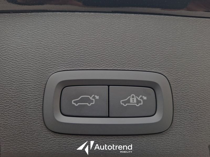 Volvo XC40  B3 163+14 CV Automatico LED Core