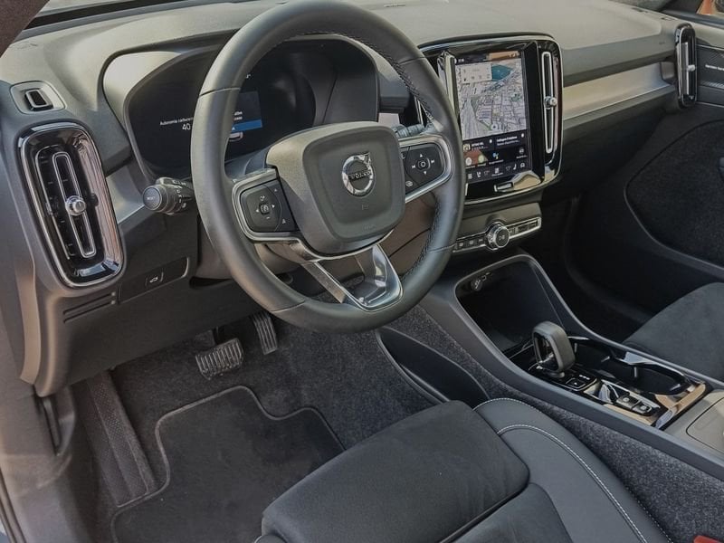 Volvo XC40  B3 163+14 CV Automatico TETTO LED Ultra Black Edition