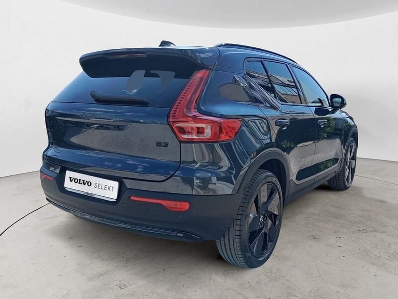 Volvo XC40  B3 163+14 CV Automatico TETTO LED Ultra Black Edition